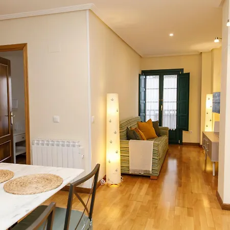 Junto A La Iglesia *