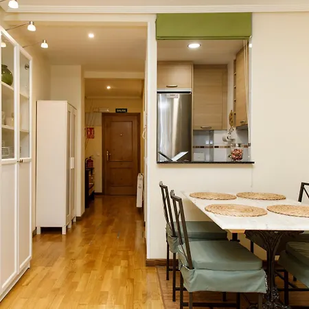 Junto A La Iglesia Appartamento Ribadesella